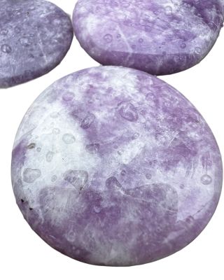 Jsem zhypnotizovaná.😵‍💫 Zhypnotizovaná kameny, deštěm, nebem, zvířaty, stromy a vlastně celou přírodou. 😵‍💫🥰❤️🌳 #sutry...